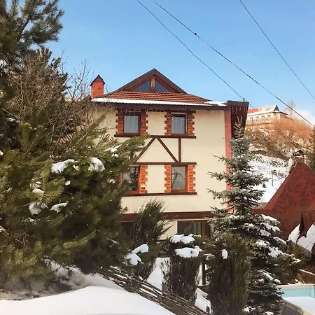карпатська казка Дерев'яний котедж *